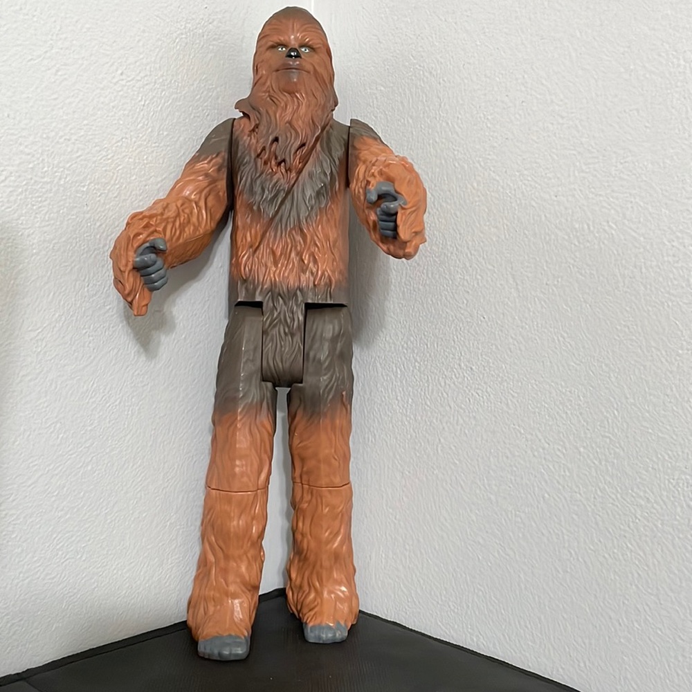 STARWARS CHEWBACCA 13” TALL Hasbro Plastic Action Figure Adjustable